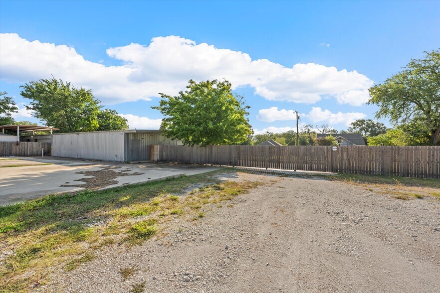 200 N Lacy Dr, Waco, TX à louer - Photo du bâtiment - Image 2 de 14