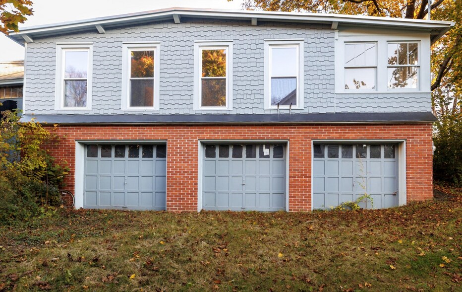 163 Front St, Housatonic, MA à vendre - Photo du bâtiment - Image 3 de 5