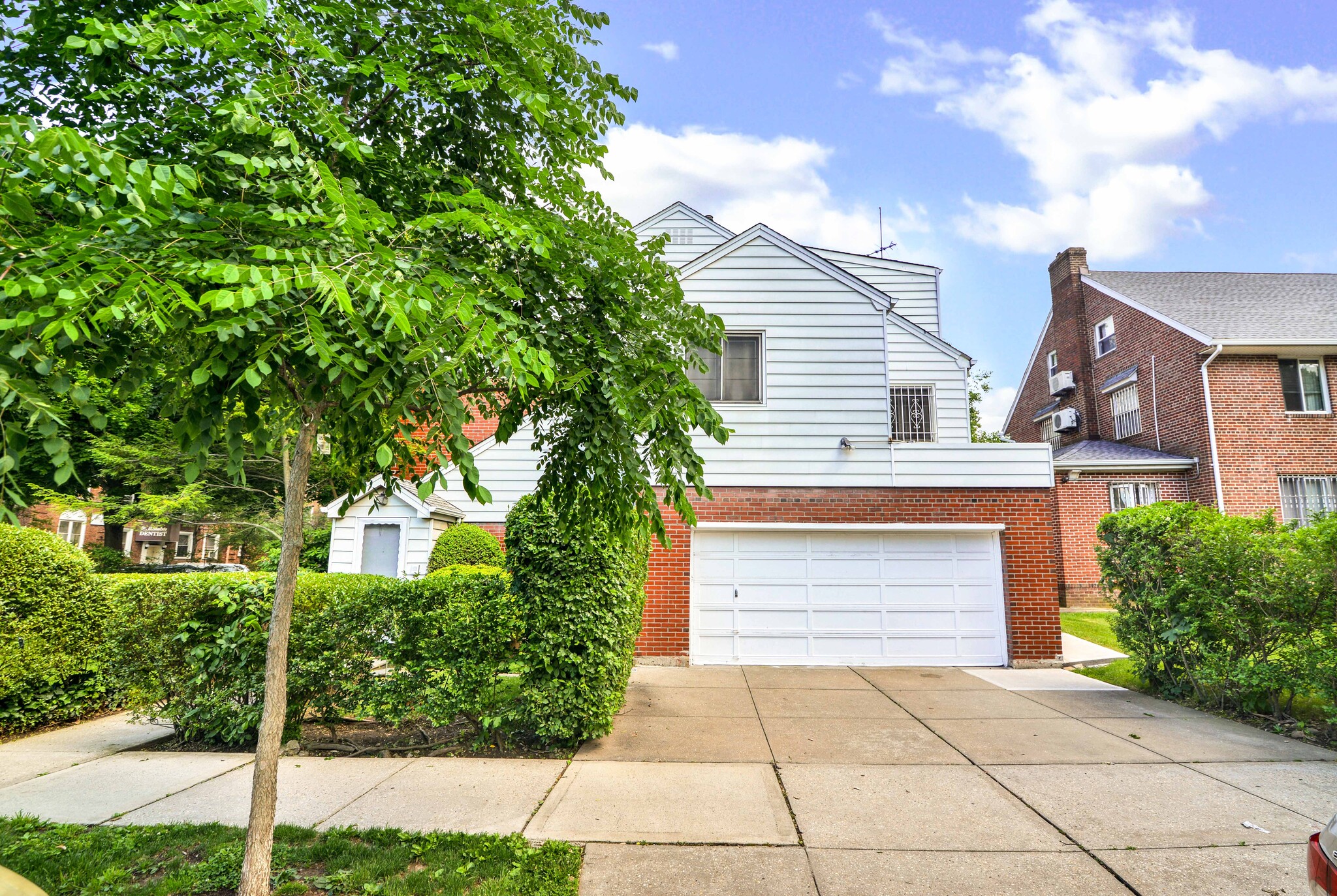 8106 Kew Gardens Rd, Kew Gardens, NY à vendre Photo principale- Image 1 de 1