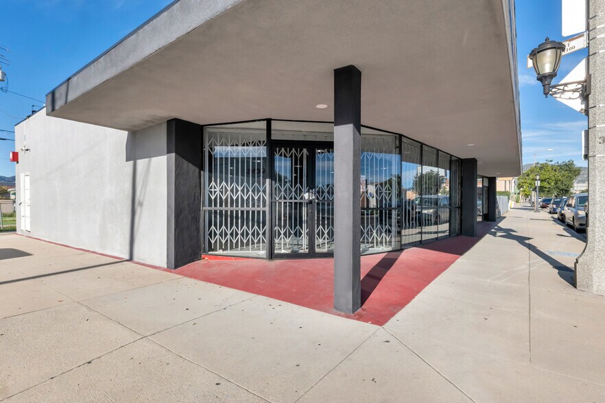 901 N Maclay Ave, San Fernando, CA à vendre - Photo du bâtiment - Image 2 de 34