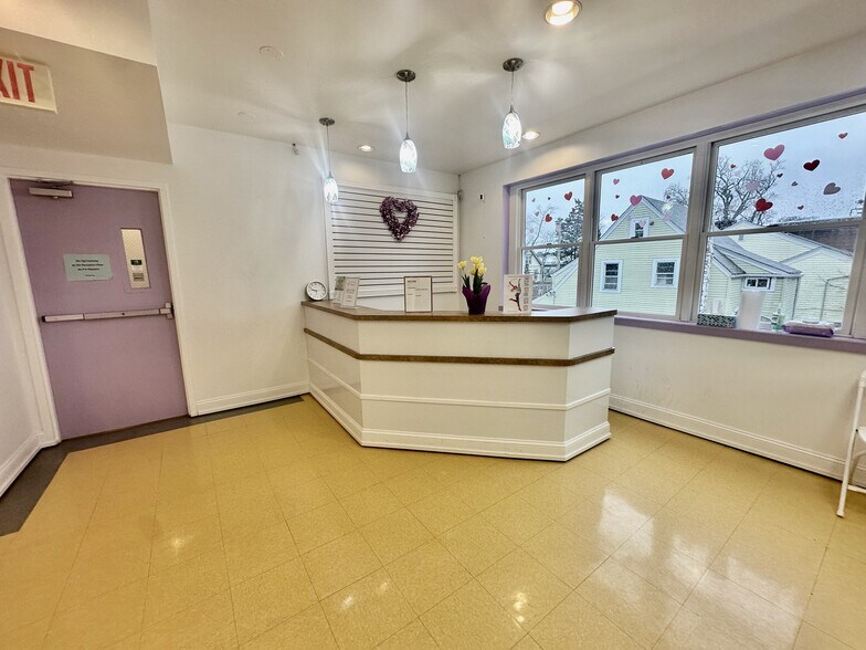 36 Sherwood Pl, Greenwich, CT à louer - Photo du bâtiment - Image 3 de 27