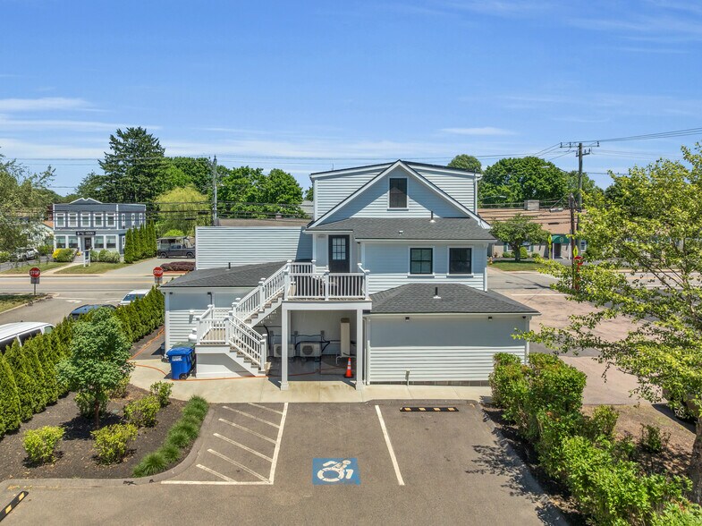 44 Williams Ave, Mystic, CT à vendre - Photo du bâtiment - Image 2 de 15