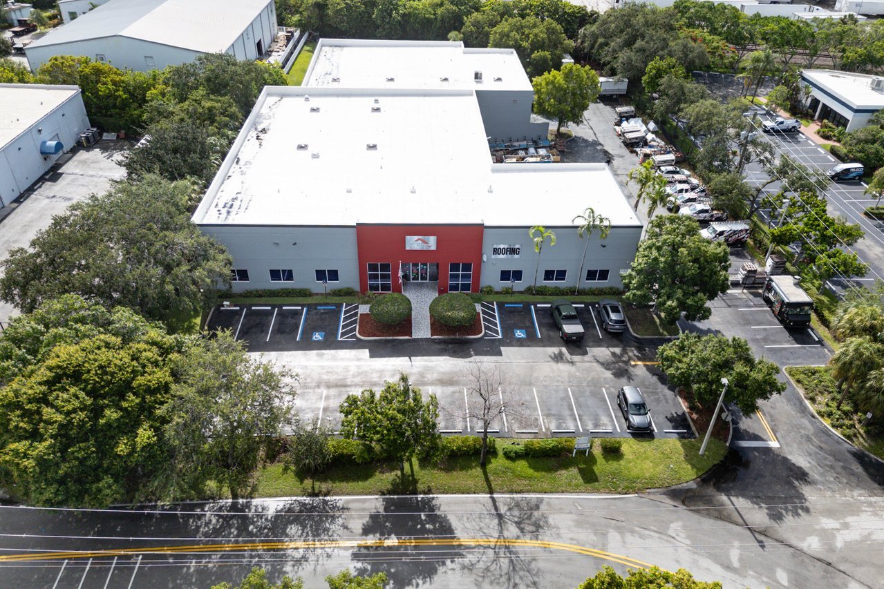 590 Goolsby Blvd, Deerfield Beach, FL à vendre Photo du bâtiment- Image 1 de 1