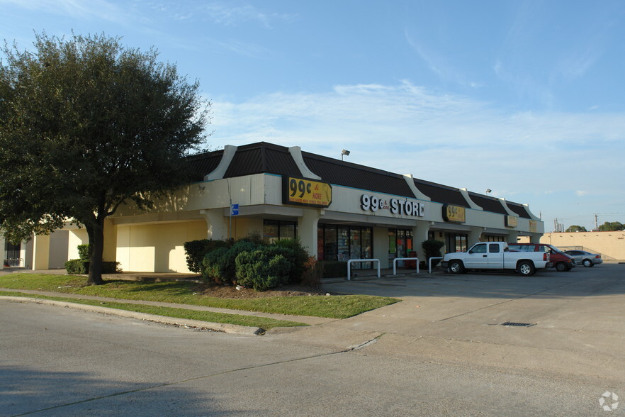 7631-7691 Clarewood Dr, Houston, TX for lease - Primary Photo - Image 2 of 2