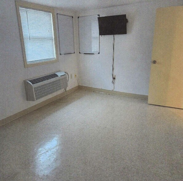 2529 Roundtop Rd, Middletown, PA for lease - Building Photo - Image 3 of 7