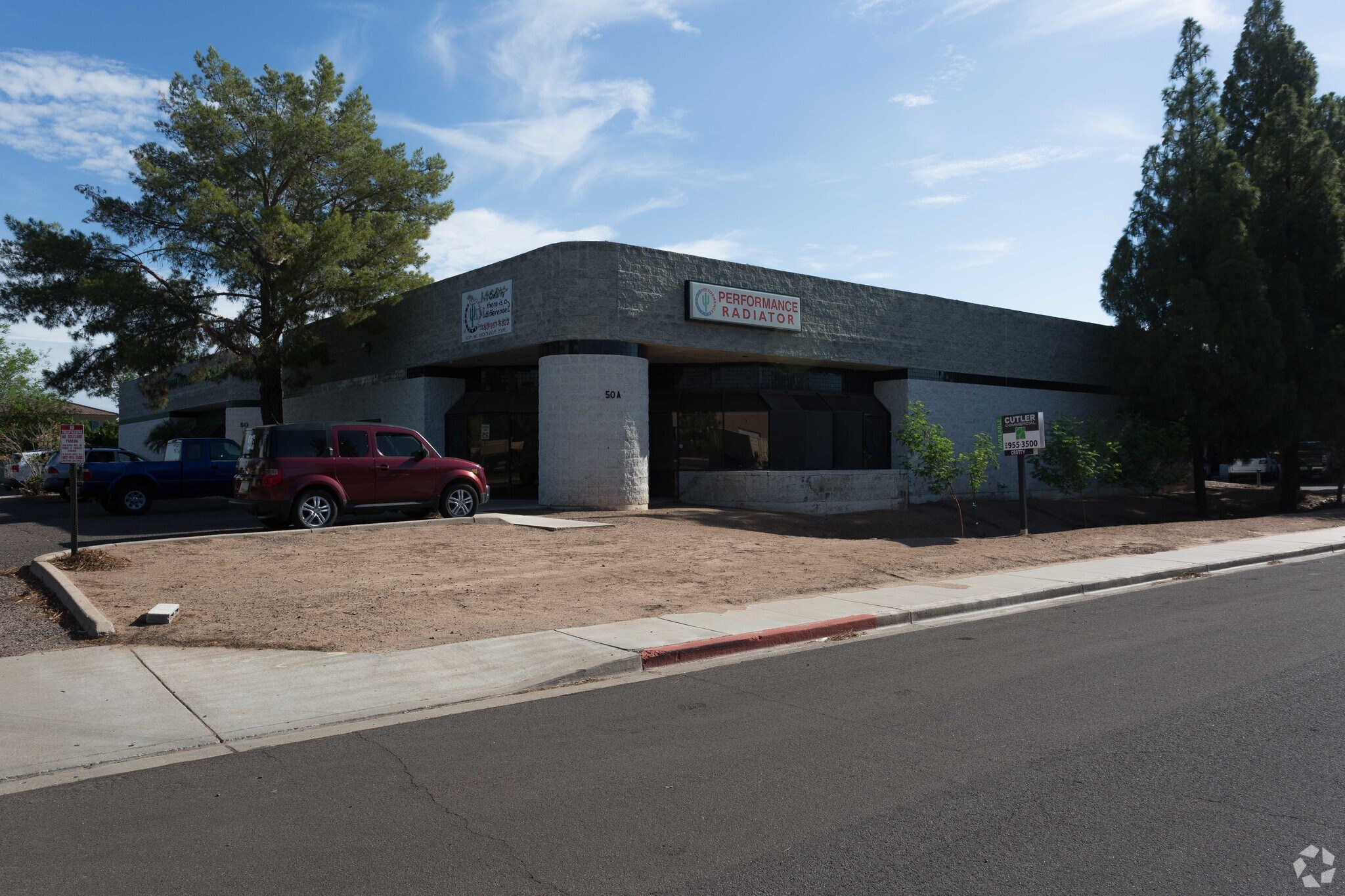 50 W Hoover Ave, Mesa, AZ à vendre Photo du bâtiment- Image 1 de 5