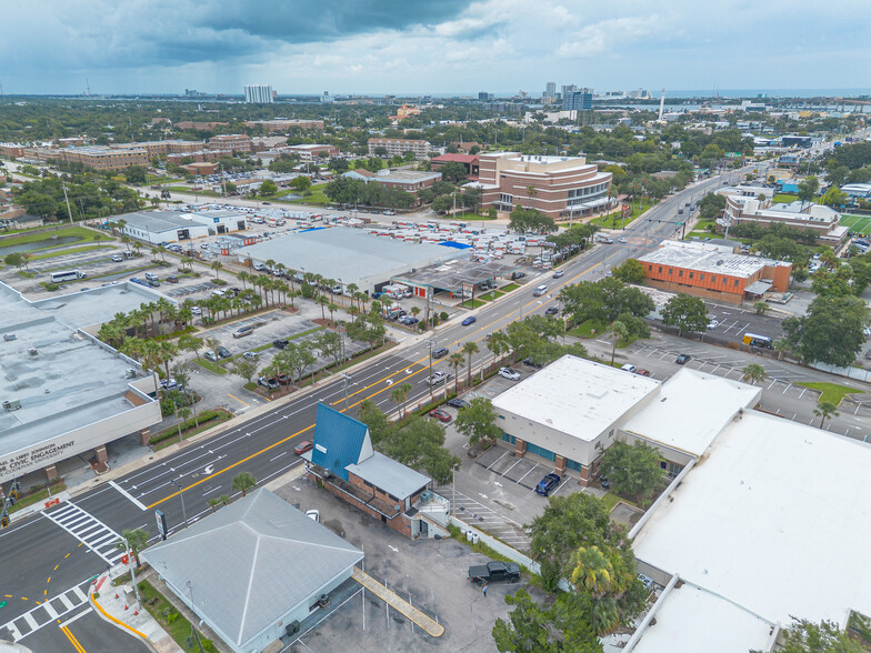 747 W International Speedway Blvd, Daytona Beach, FL for sale - Building Photo - Image 3 of 17
