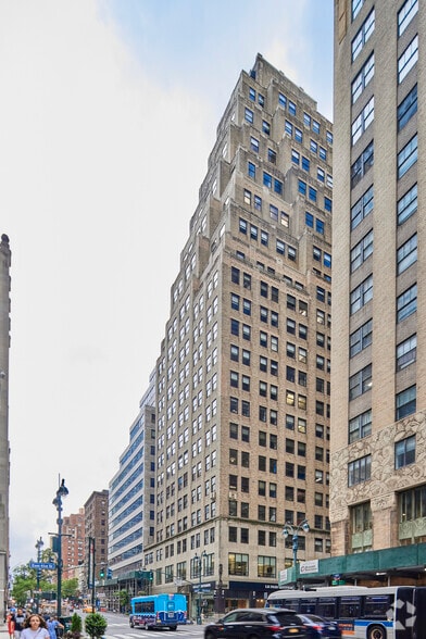 370 lexington Ave, New York, NY for lease - Building Photo - Image 2 of 9
