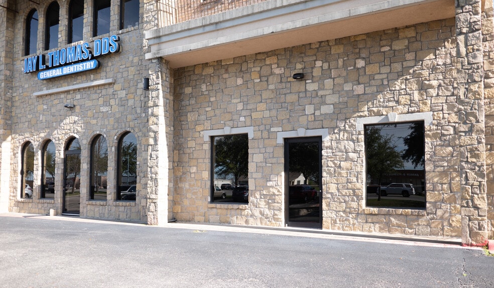 3301 E US Highway 377, Granbury, TX for lease - Building Photo - Image 3 of 16