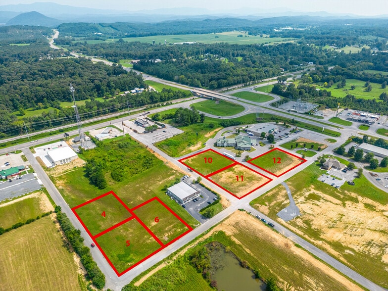 154 White Water Dr, Ocoee, TN à louer - Photo du bâtiment - Image 2 de 19