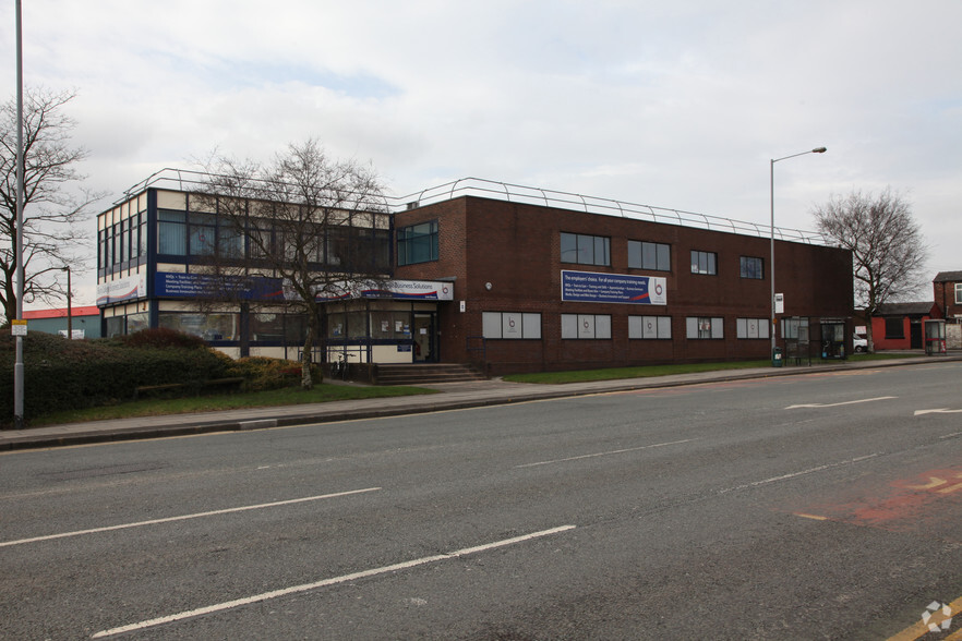 35 Walmersley Rd, Bury for sale - Primary Photo - Image 1 of 1