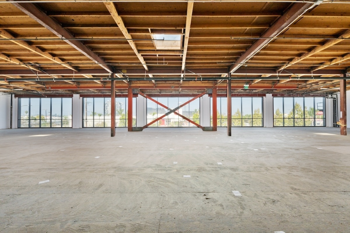 5830 Obama Blvd, Los Angeles, CA for lease Building Photo- Image 1 of 6