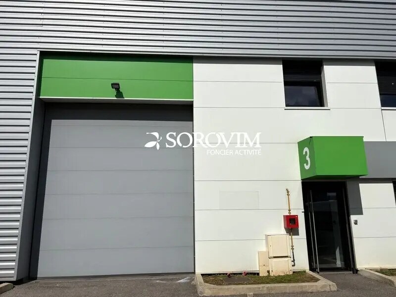 Avenue Louis Blériot, Chassieu à louer Photo du bâtiment- Image 1 de 5