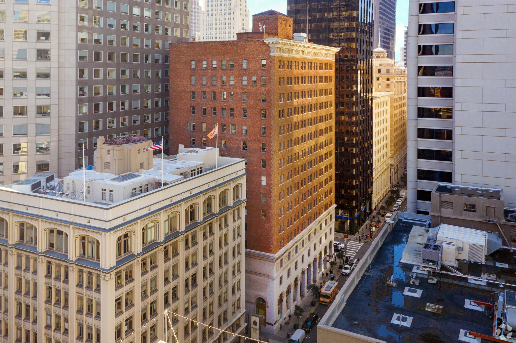 351 California St, San Francisco, CA à louer Photo du bâtiment- Image 1 de 8