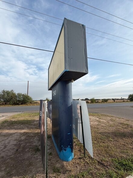 3543 W US Highway 83, Rio Grande City, TX à louer - Photo du bâtiment - Image 3 de 22