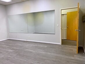188 Main St, Wilmington, MA for lease Interior Photo- Image 2 of 11
