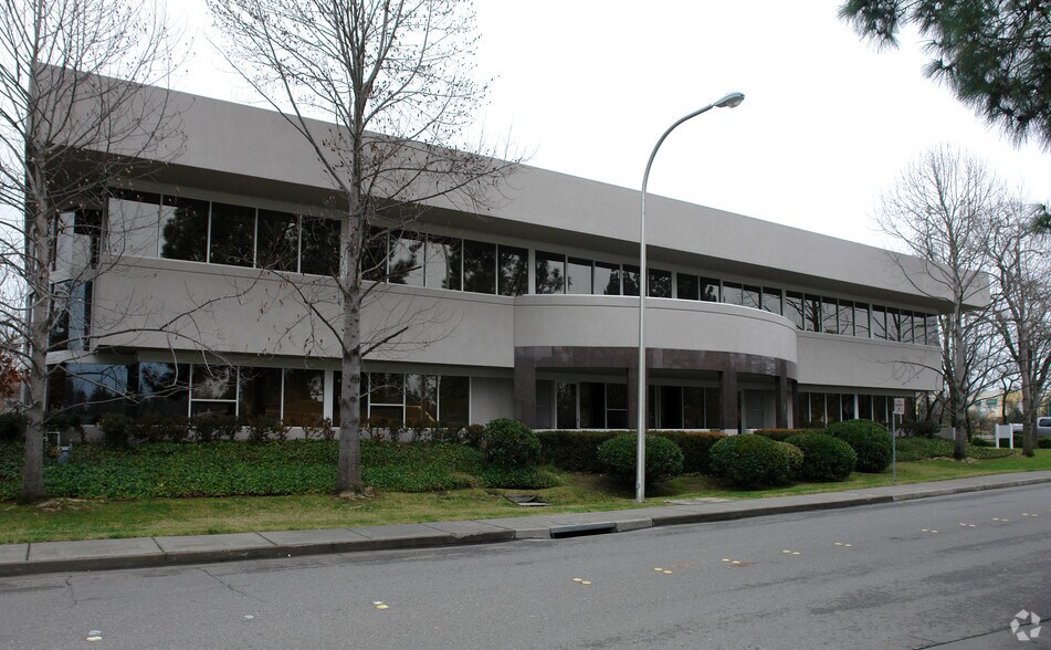 1201 Vine St, Healdsburg, CA à louer - Photo du bâtiment - Image 2 de 11