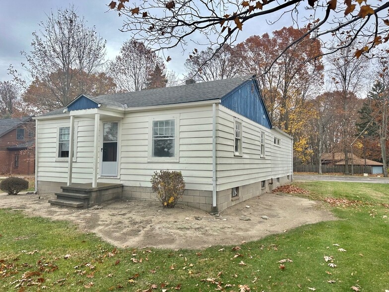 5723-5733 Hopkins Rd, Mentor, OH for sale - Building Photo - Image 3 of 5