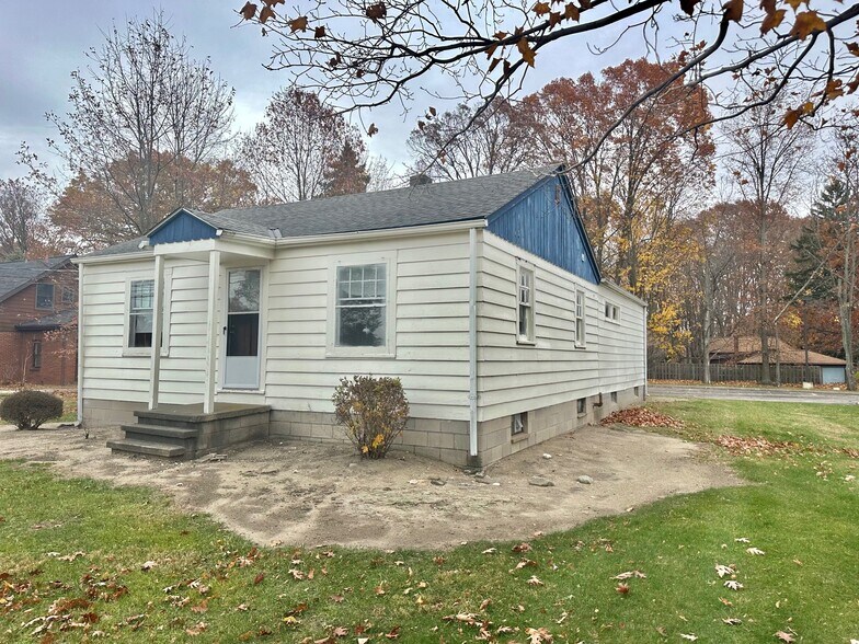 5723-5733 Hopkins Rd, Mentor, OH à vendre - Photo du bâtiment - Image 3 de 5
