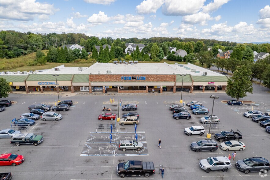 75-115 Maddex Square Dr, Shepherdstown, WV à louer - Photo du bâtiment - Image 2 de 3