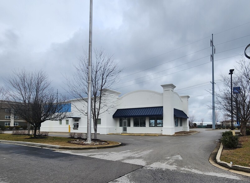 133 Three Springs Rd, Bowling Green, KY for sale - Building Photo - Image 1 of 6
