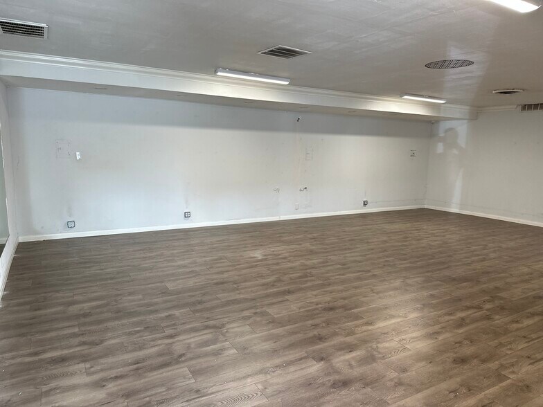 2428 Newport Blvd, Costa Mesa, CA à vendre - Photo du bâtiment - Image 2 de 10