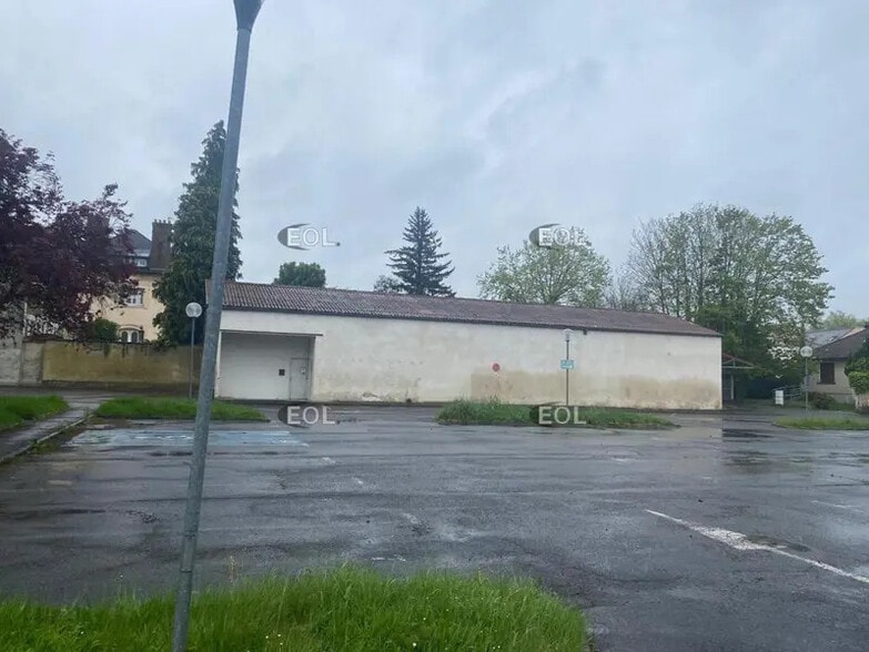 Flex in Villeparisis for sale - Building Photo - Image 3 of 8