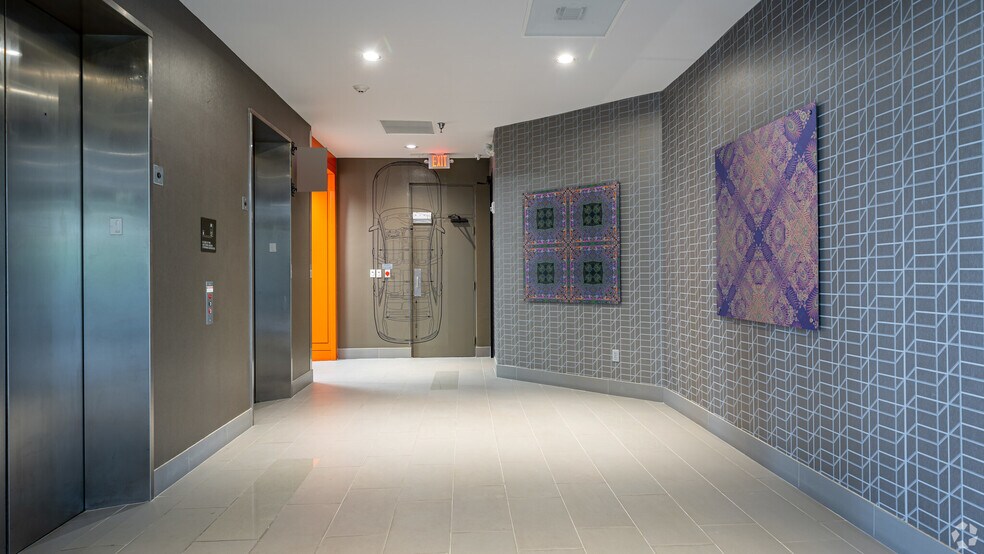 3033 Chimney Rock Dr, Houston, TX à louer - Photo intérieure - Image 3 de 37