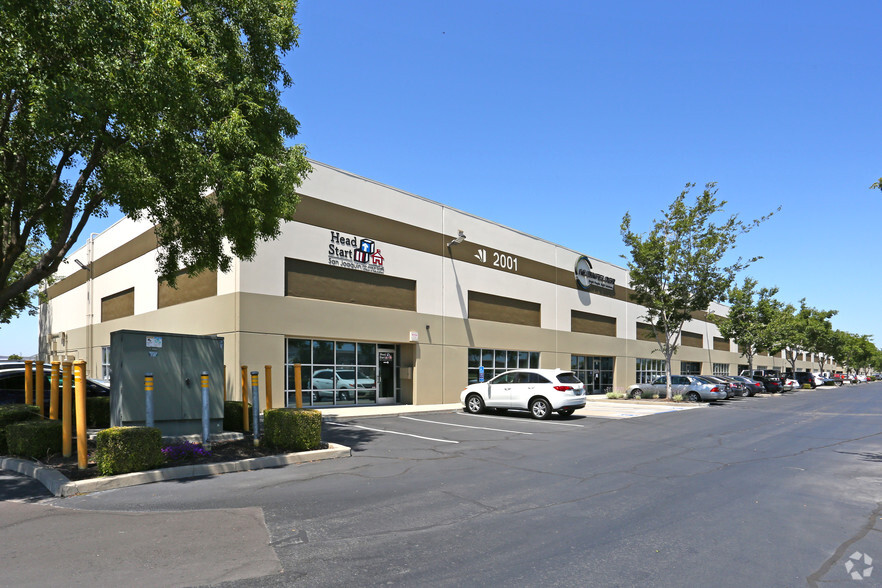 2001 Arch-Airport Rd, Stockton, CA à vendre - Photo principale - Image 1 de 1