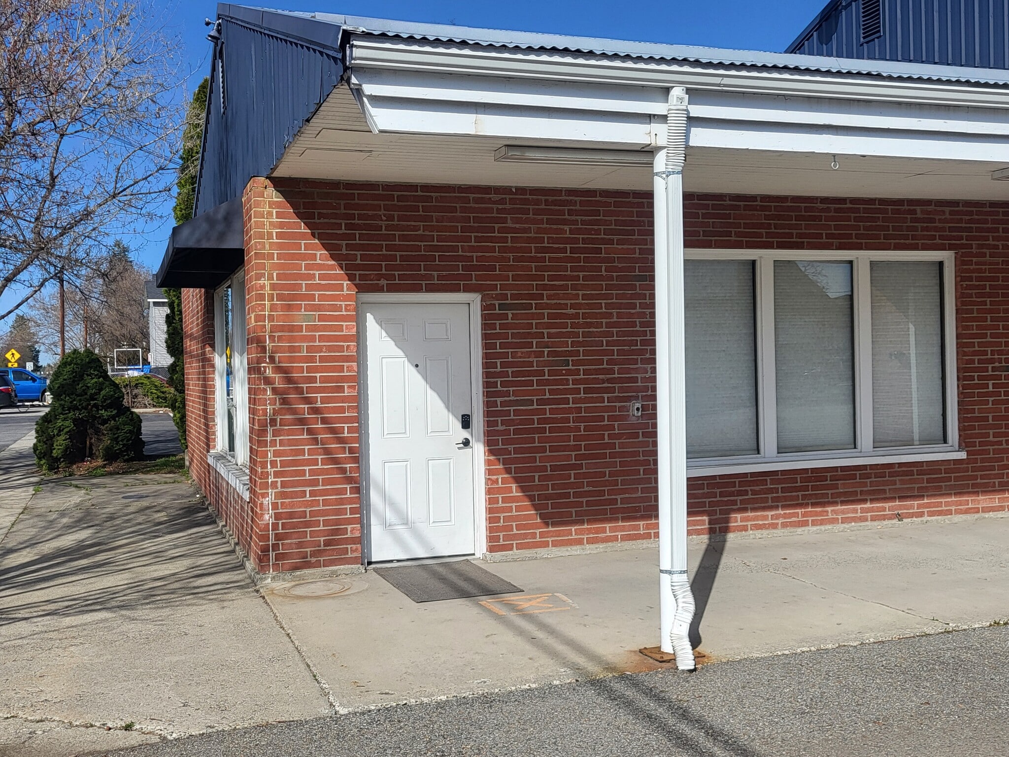 415 E 3rd Ave, Post Falls, ID for sale Primary Photo- Image 1 of 5