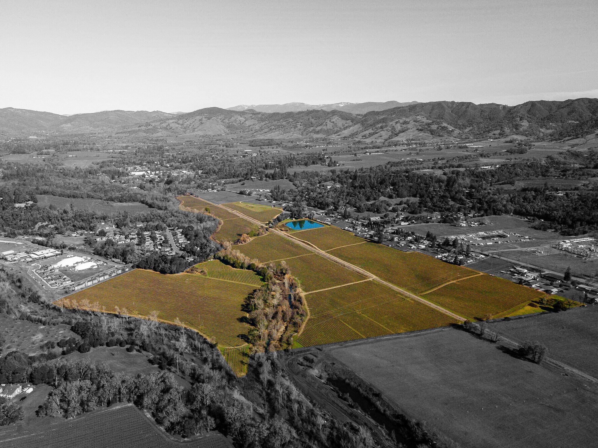 8000 East Rd, Redwood Valley, CA à vendre Photo du bâtiment- Image 1 de 15