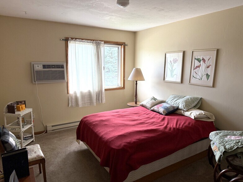 34 E Paine St, Kiel, WI à vendre - Photo du bâtiment - Image 2 de 25