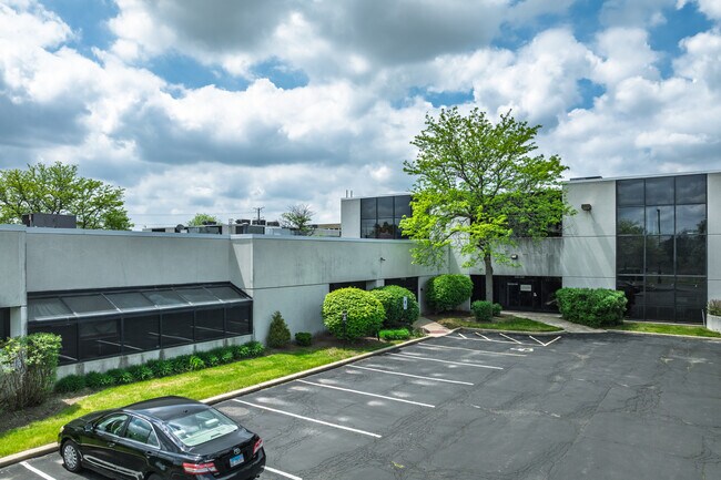 Plus de détails pour 105-195 W Central Rd, Schaumburg, IL - Bureau à louer