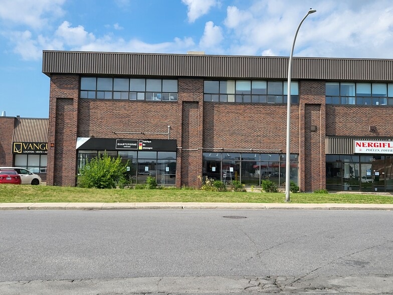 920-960 Rue Bégin, Montréal, QC à louer - Photo du bâtiment - Image 3 de 13
