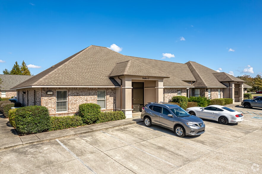 3888 S Sherwood Forest Blvd, Baton Rouge, LA for lease - Primary Photo - Image 1 of 2