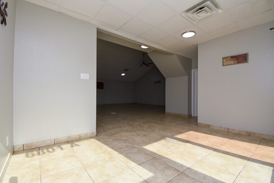 6801 N Navarro St, Victoria, TX à vendre - Photo du bâtiment - Image 3 de 11