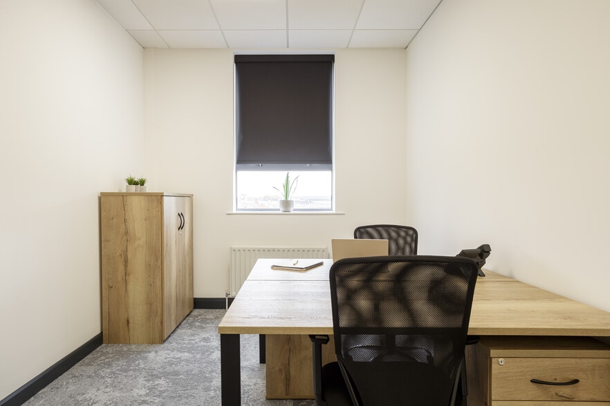 Station Rd, Church Fenton for lease - Interior Photo - Image 3 of 20