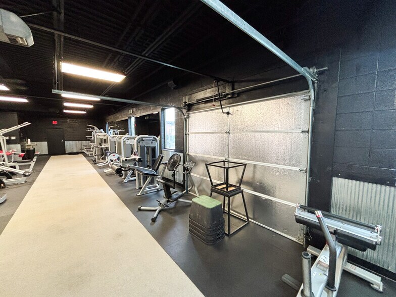 2053 S Waverly Ave, Springfield, MO à louer - Photo du bâtiment - Image 2 de 13