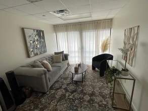 2720 Bee Caves Rd, Austin, TX for lease Interior Photo- Image 2 of 4
