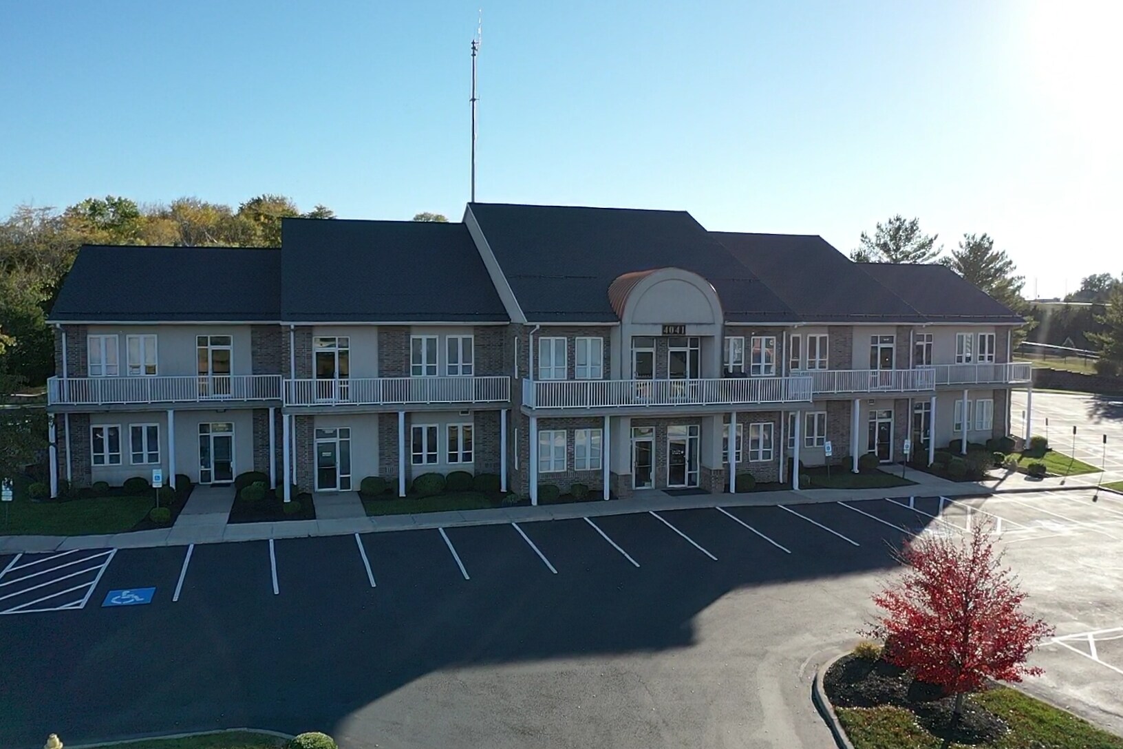 4041 NE Lakewood Way, Lee's Summit, MO for sale Building Photo- Image 1 of 13