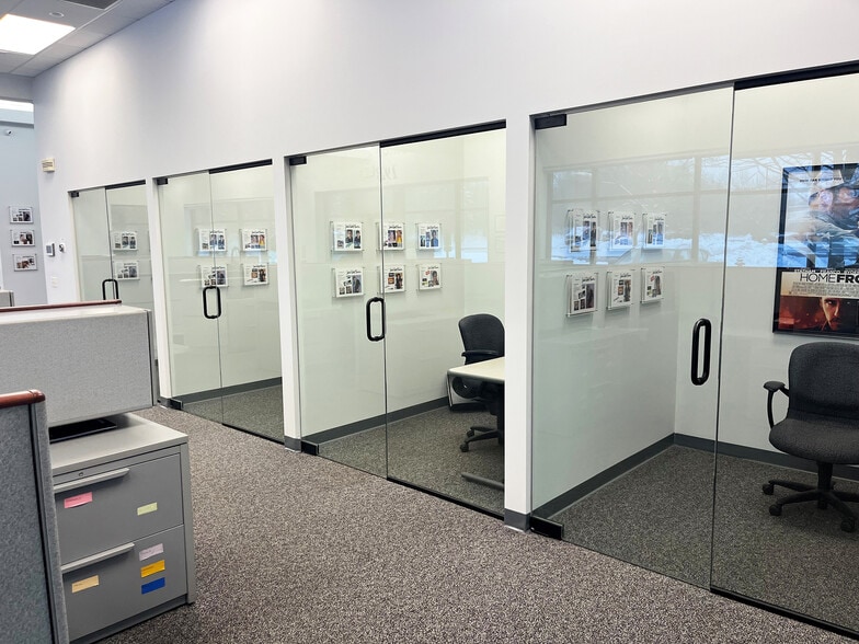 1125 N Prospect Ave, Itasca, IL à vendre - Photo du bâtiment - Image 2 de 14