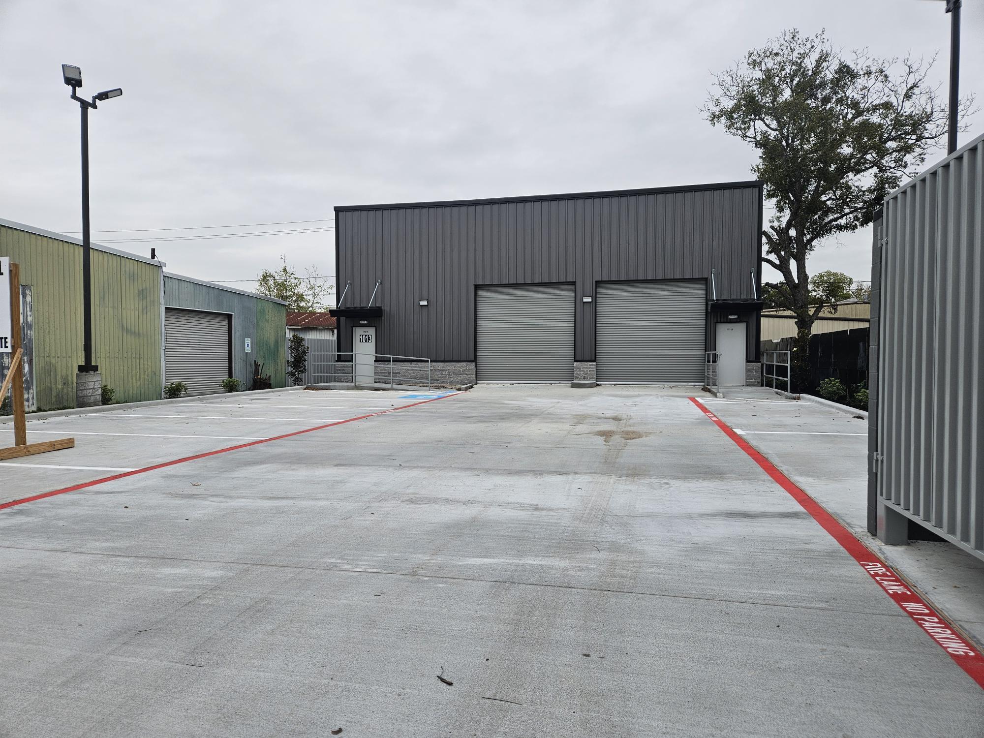 1013 Brazos St, Rosenberg, TX for lease Interior Photo- Image 1 of 2