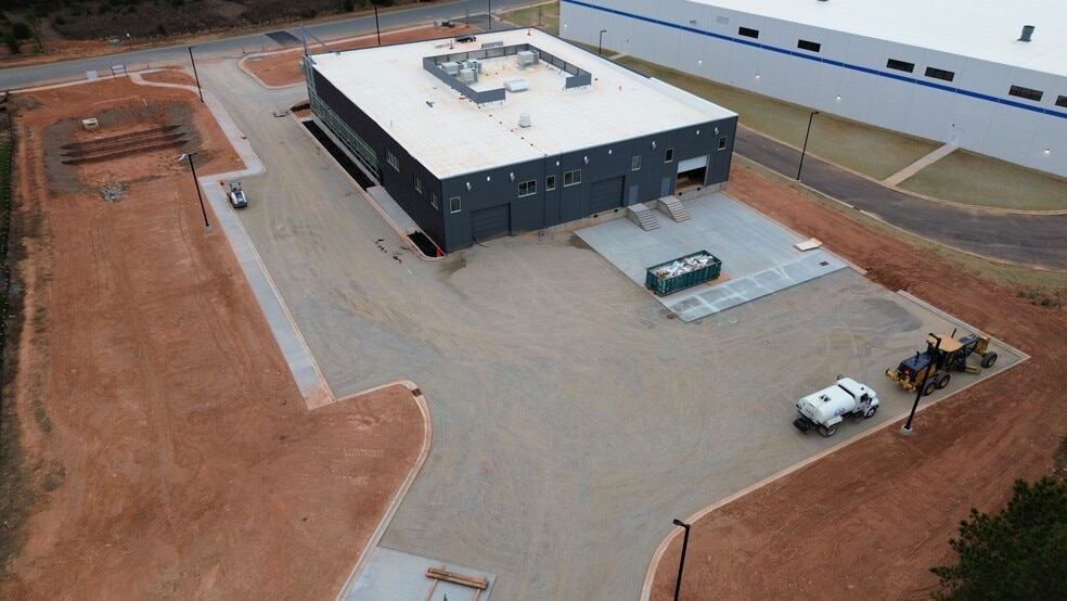 10701 Clear Creek Commerce Dr, Charlotte, NC for lease - Building Photo - Image 3 of 6