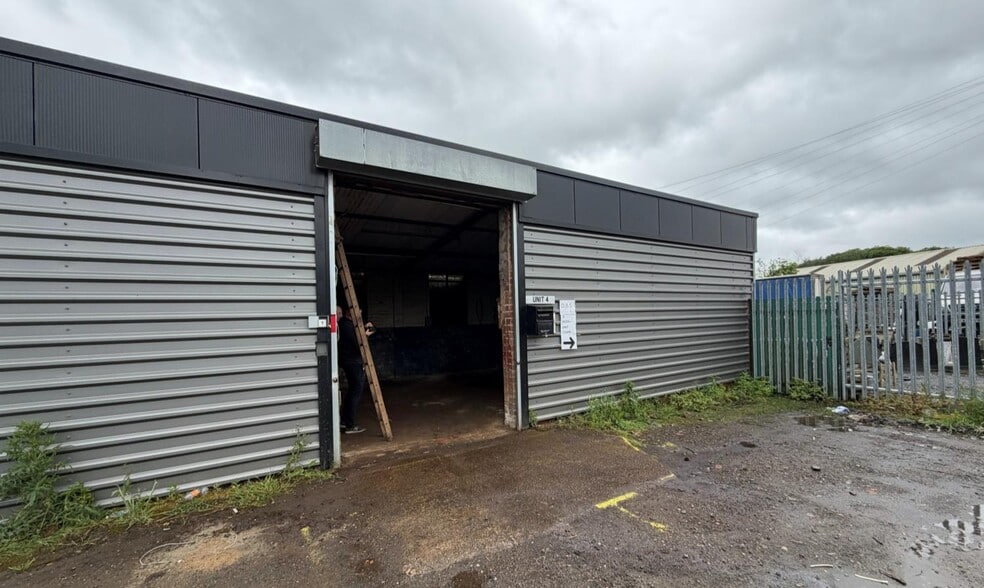 Scot Ln, Bolton for lease - Primary Photo - Image 1 of 1