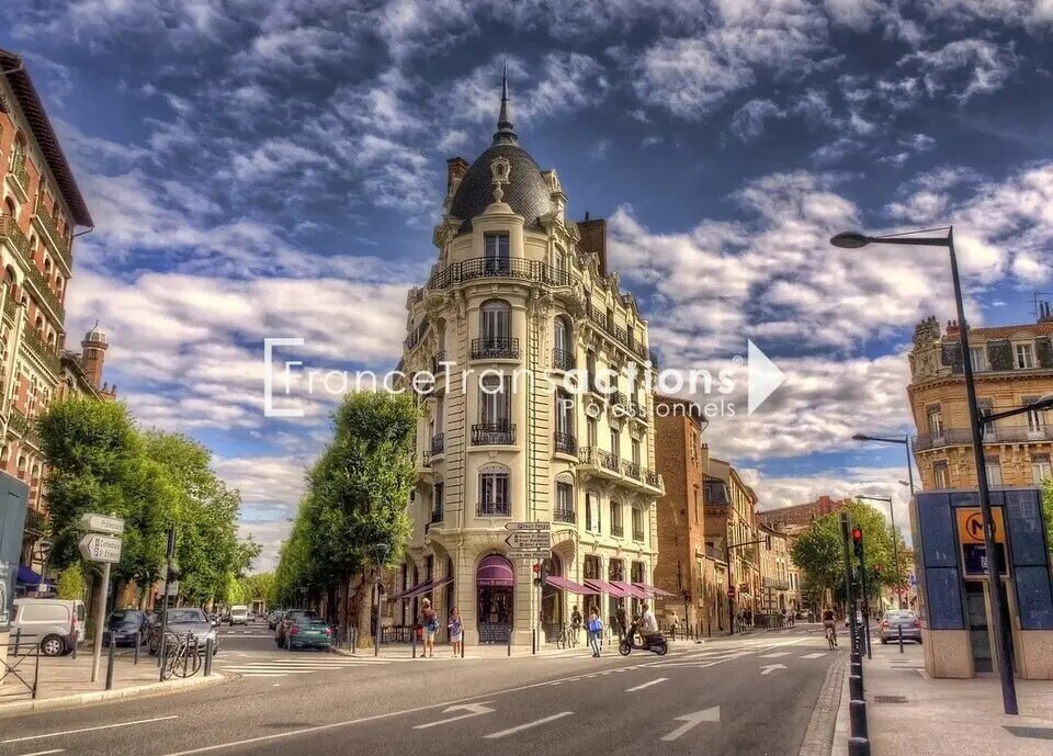 Retail in Toulouse for lease Building Photo- Image 1 of 8