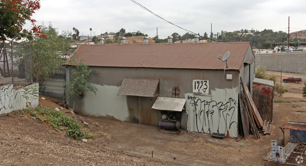 1985 N Marianna Ave, Los Angeles, CA à vendre - Photo principale - Image 1 de 27