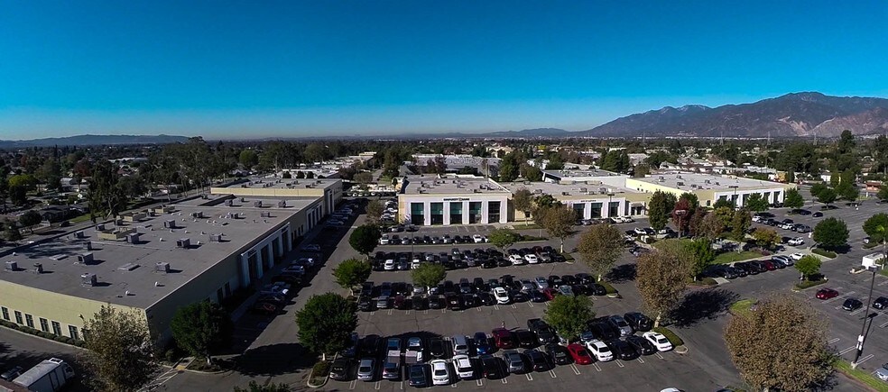 1411 N Grand Ave, Covina, CA à louer - Photo du bâtiment - Image 3 de 4