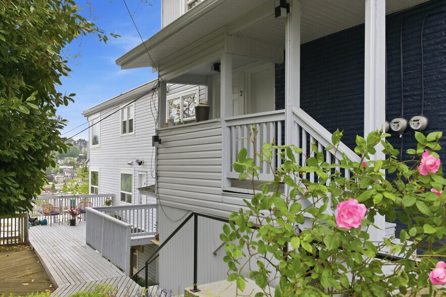 1401 W Bertona St, Seattle, WA à vendre - Photo du bâtiment - Image 2 de 16