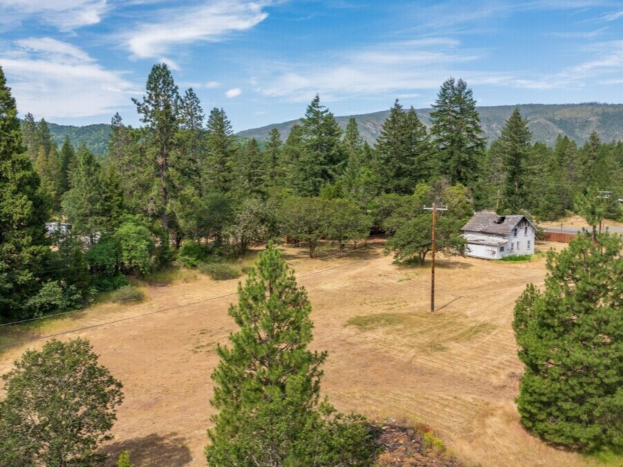 33105 Redwood Hwy, Cave Junction, OR à vendre Aérien- Image 1 de 19