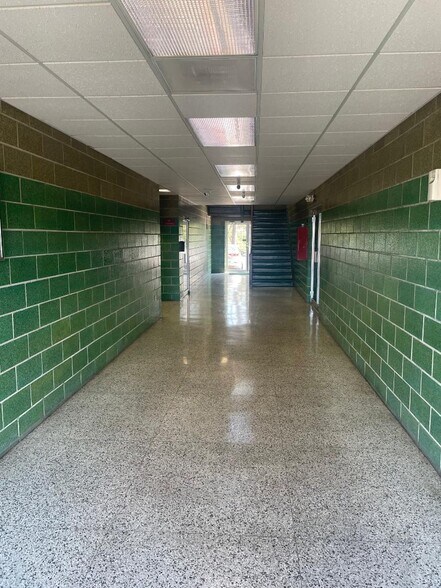 537 Ritchie Hwy, Severna Park, MD à louer - Photo intérieure - Image 2 de 2